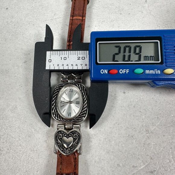 Womens Watch 20mm Oval Hearts Silver Tone Brown Band Western Cowgirl New Battery - Picture 9 of 10